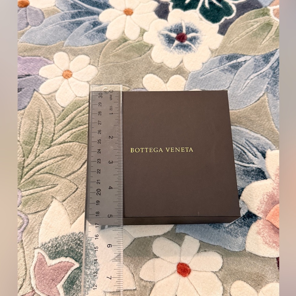 Authentic Bottega Veneta wallet box and dust bag for sell - Picture 5 of 6